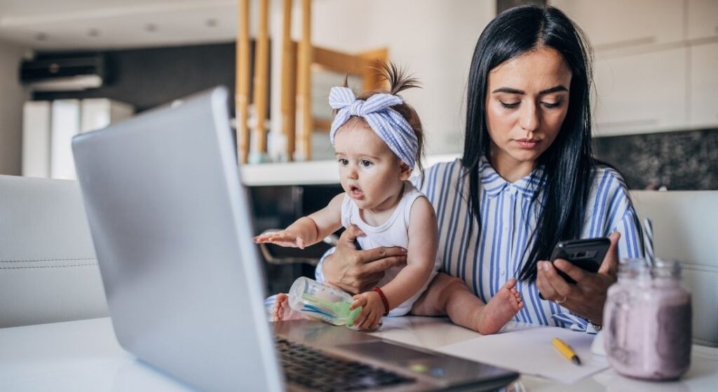 mom anxiety image of mom with kids